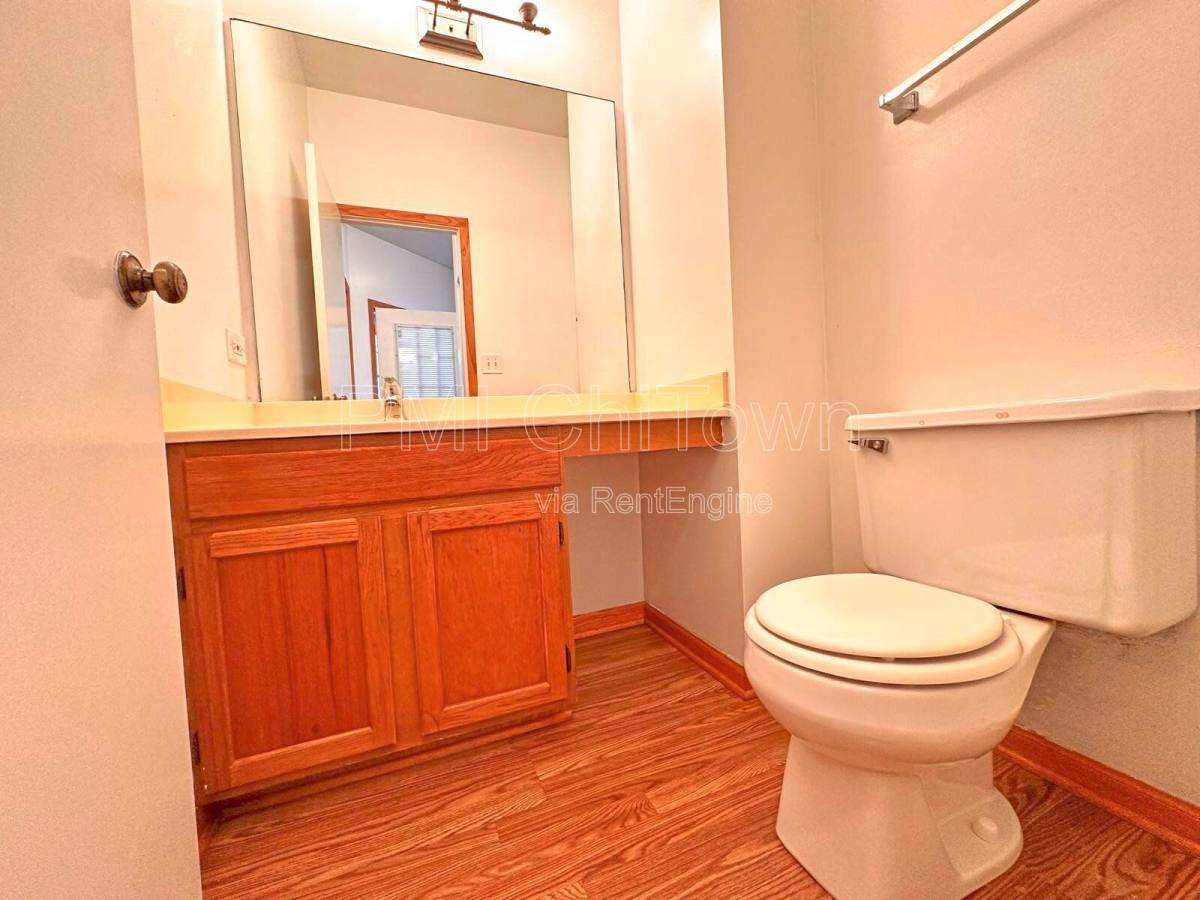 Townhouse for rent at 1172 Regency Dr, Schaumburg, IL 60193