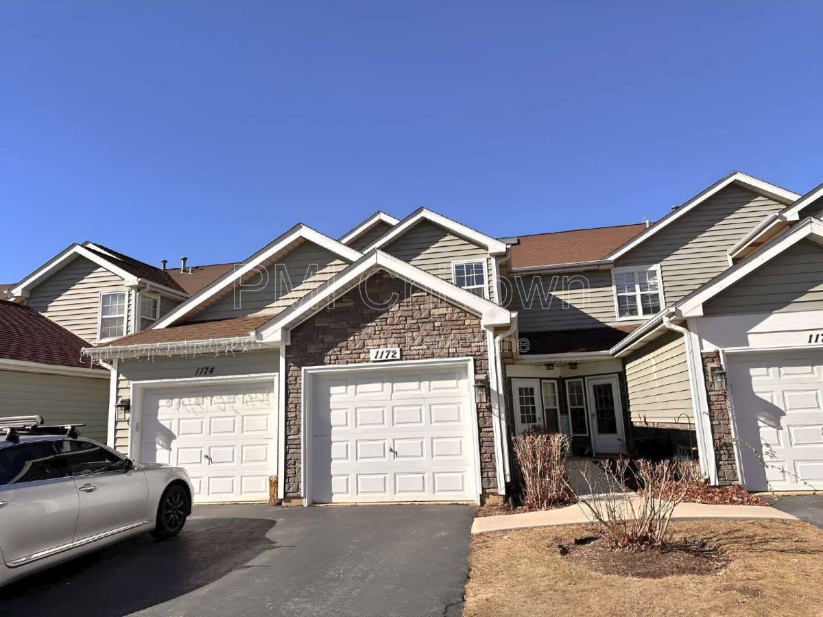 Townhouse for rent at 1172 Regency Dr, Schaumburg, IL 60193