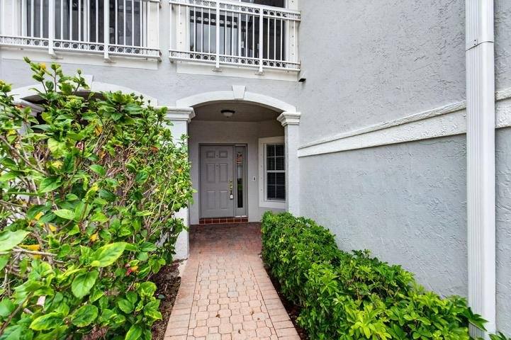 Townhouse for rent at 8289 Via Serena, Boca Raton, FL 33433