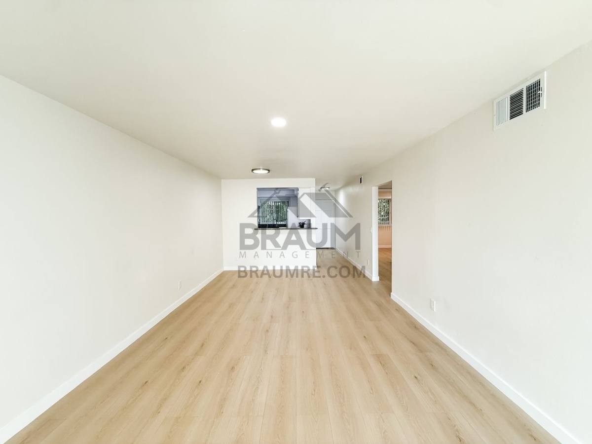 Apartment for rent at 11839 Burbank Bl #1, Valley Village, CA 91607