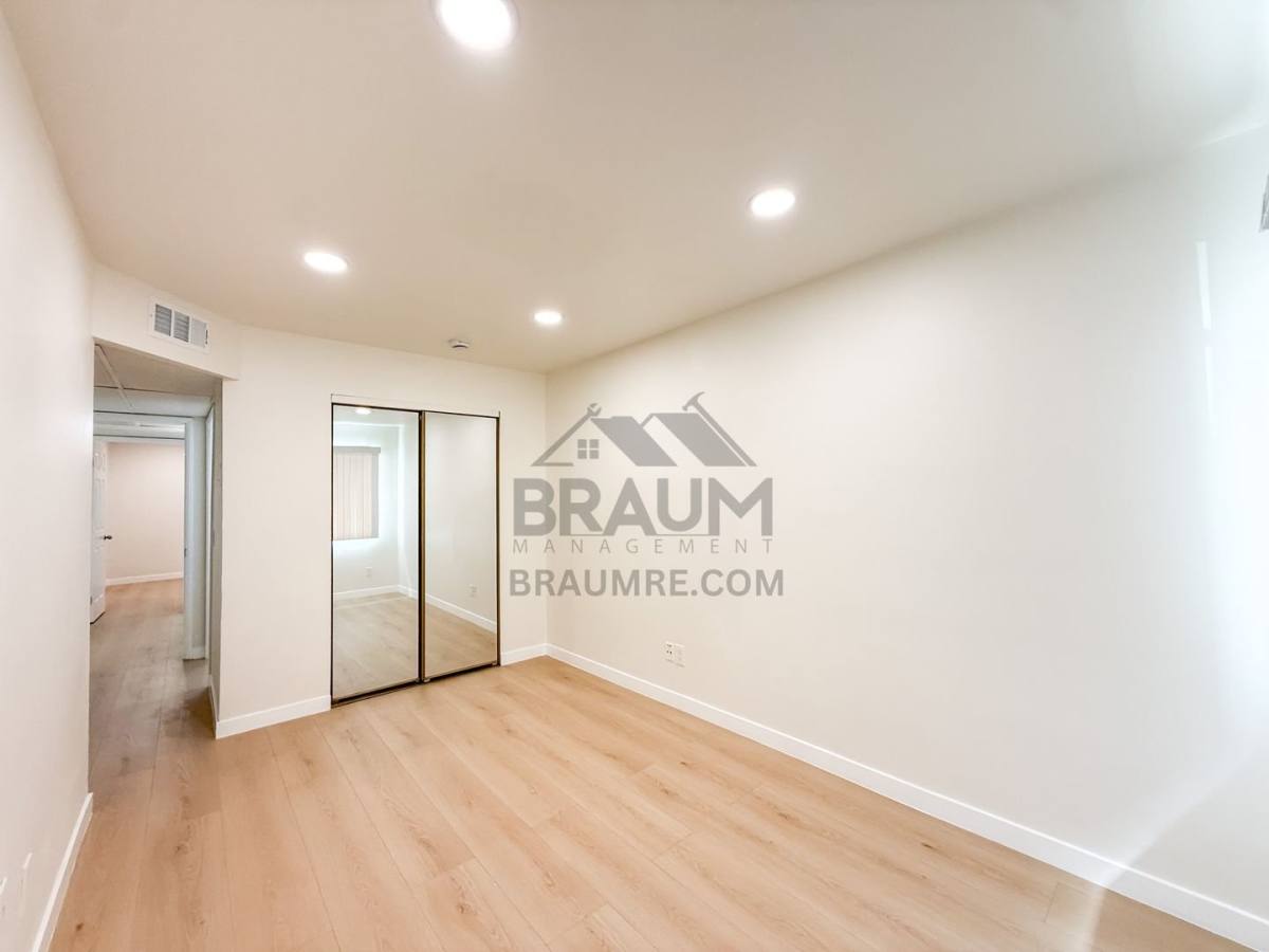 Apartment for rent at 11839 Burbank Bl #1, Valley Village, CA 91607