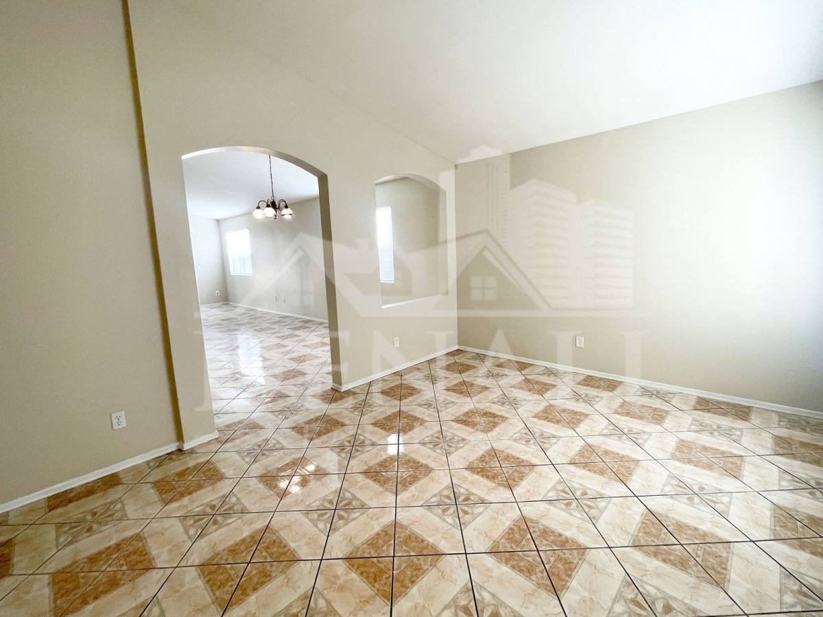 Apartment for rent at 8930 W Catalina Dr, Phoenix, AZ 85037