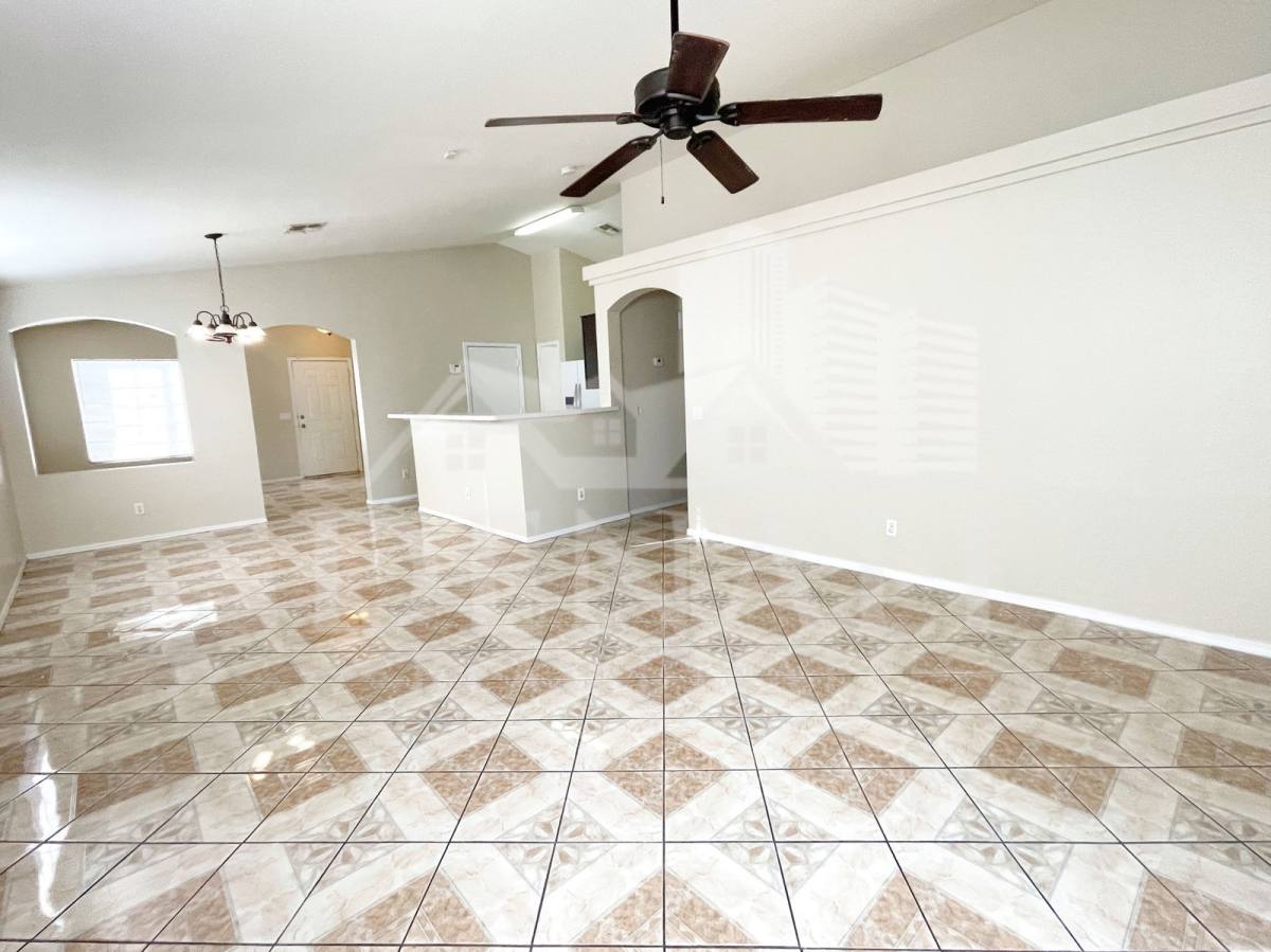 Apartment for rent at 8930 W Catalina Dr, Phoenix, AZ 85037