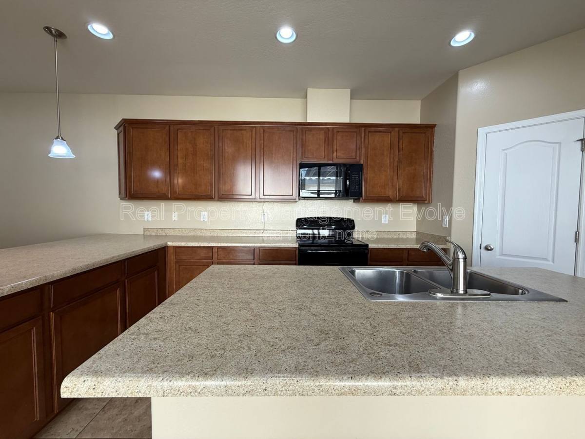 Apartment for rent at 9020 W Nicolet Ave, Glendale, AZ 85305