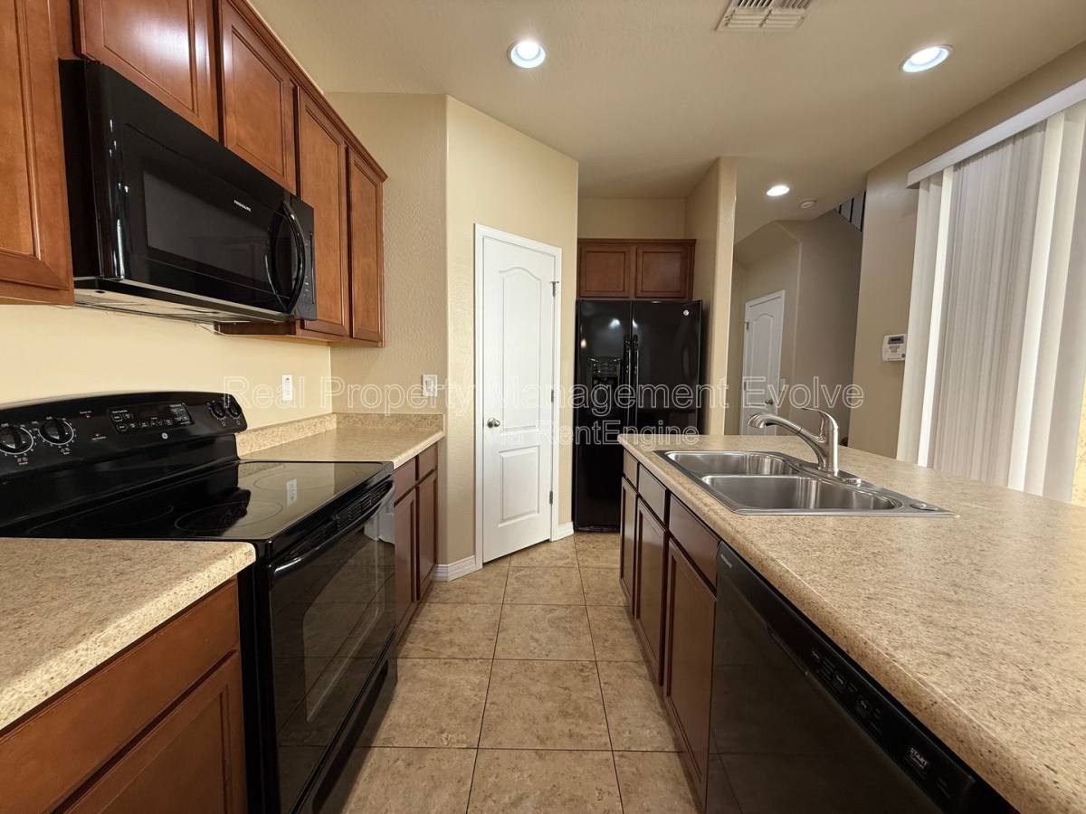 Apartment for rent at 9020 W Nicolet Ave, Glendale, AZ 85305