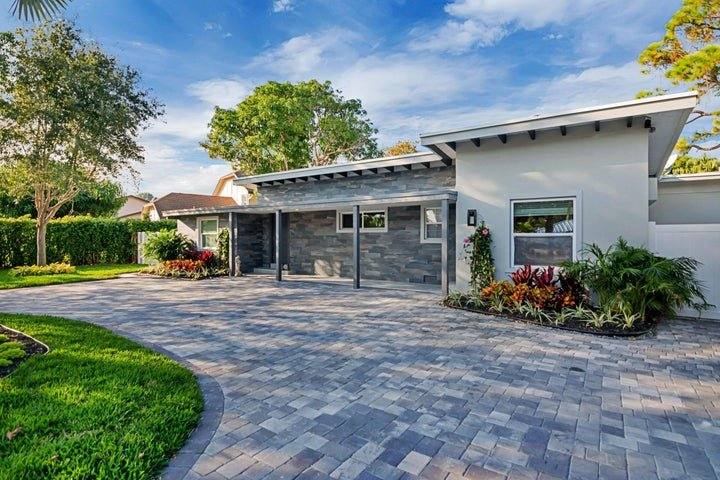 Townhouse for rent at 959 SW 18th St W, Boca Raton, FL 33486