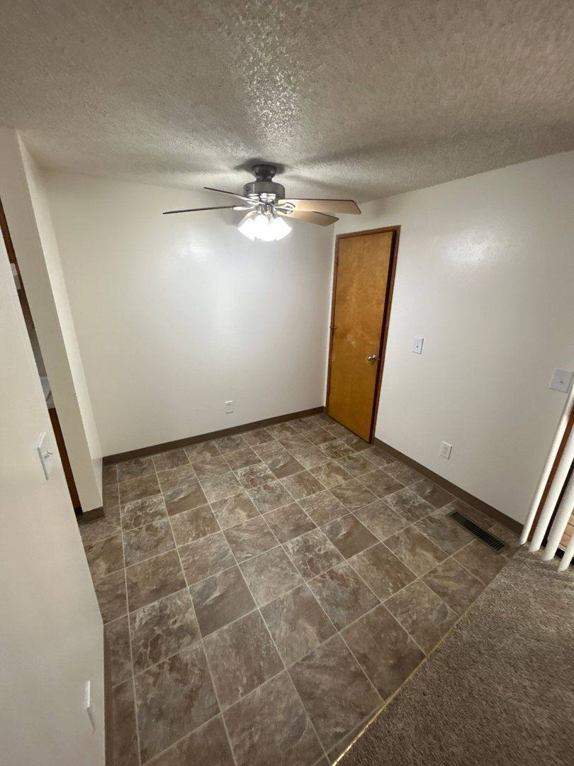 Apartment for rent at 637 Glen Creek Rd NW, Salem, OR 97304