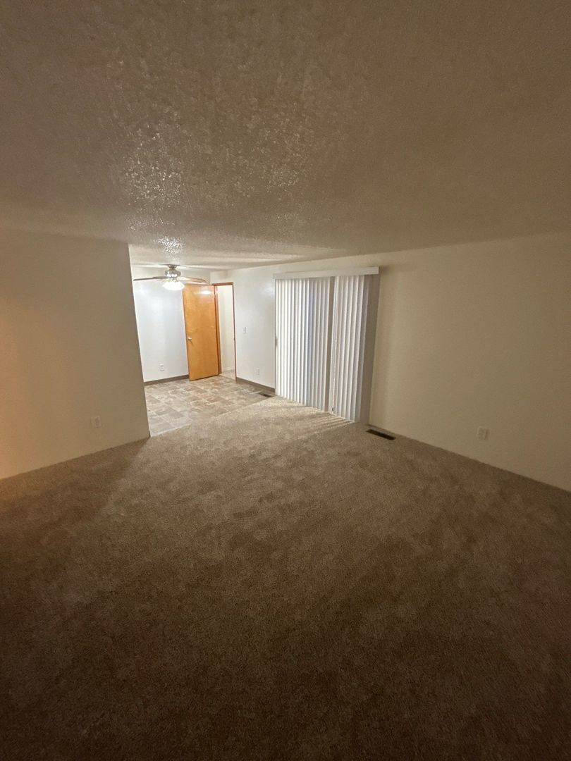 Apartment for rent at 637 Glen Creek Rd NW, Salem, OR 97304