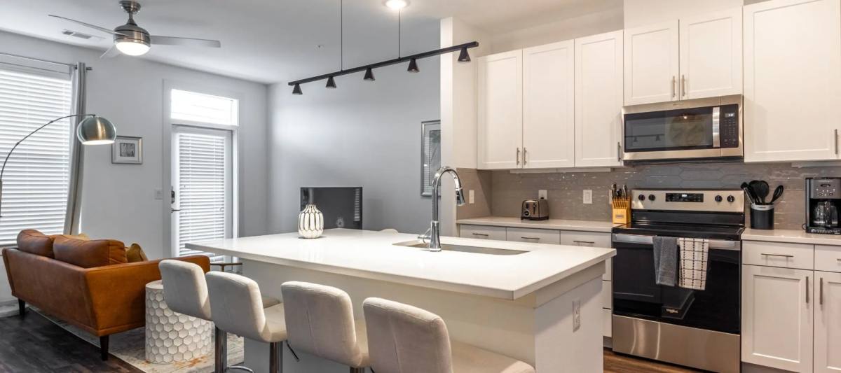 Townhouse for rent at 1000 Fort Worth Ave, Dallas, TX 75208
