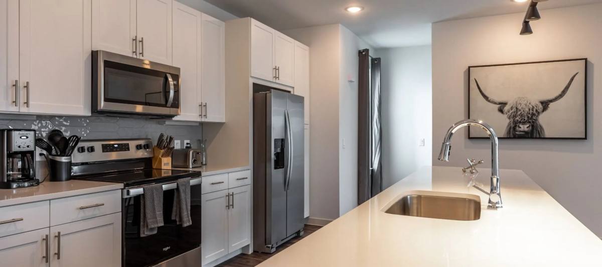 Townhouse for rent at 1000 Fort Worth Ave, Dallas, TX 75208
