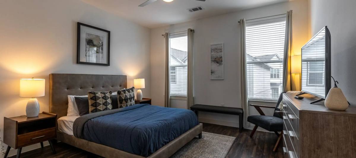 Townhouse for rent at 1000 Fort Worth Ave, Dallas, TX 75208