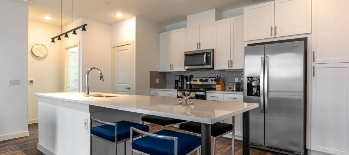 Townhouse for rent at 1000 Fort Worth Ave, Dallas, TX 75208