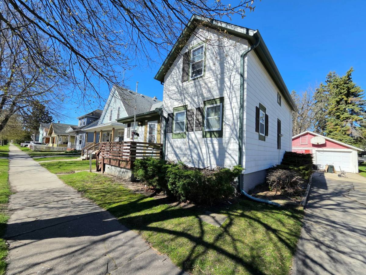 House for rent at 1610 N 11th St, Sheboygan, WI 53081