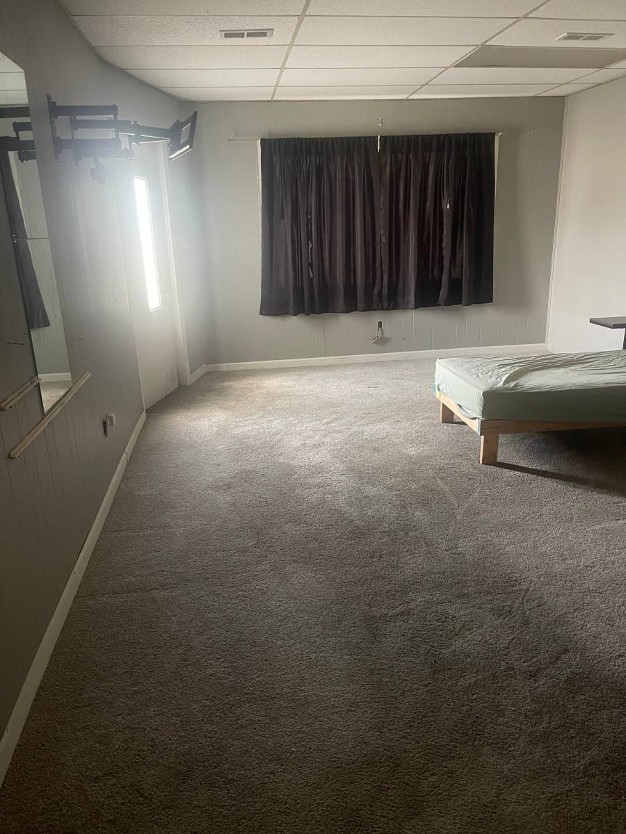 Townhouse for rent at 607 Keokuk St, Lincoln, IL 62656