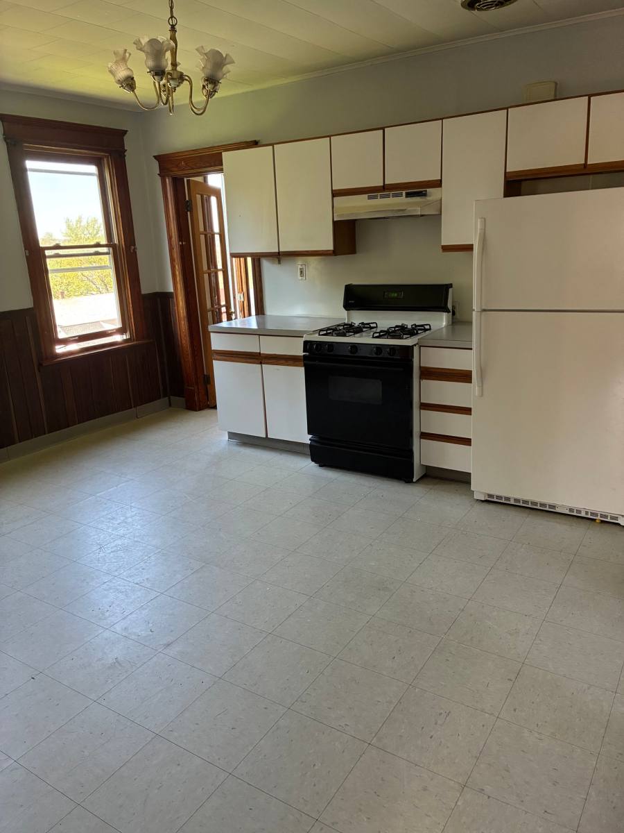 Apartment for rent at 468 Congress Ave #THIRD Floor, Waterbury, CT 06708