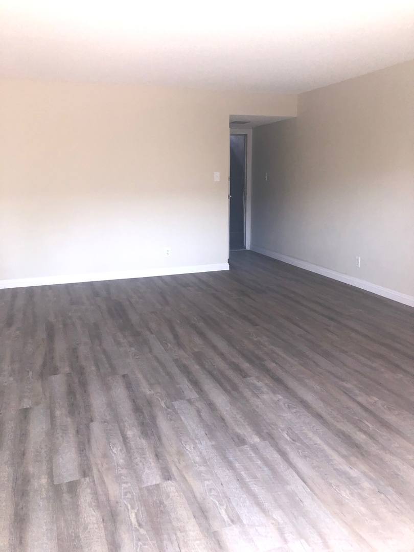 Apartment for rent at 13947 Oxnard St, Van Nuys, CA 91401
