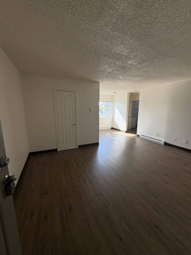Apartment for rent at 2540 Broadway St NE, Salem, OR 97301