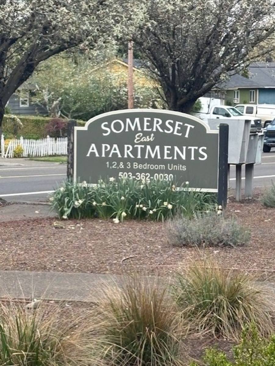 Apartment for rent at 2540 Broadway St NE, Salem, OR 97301