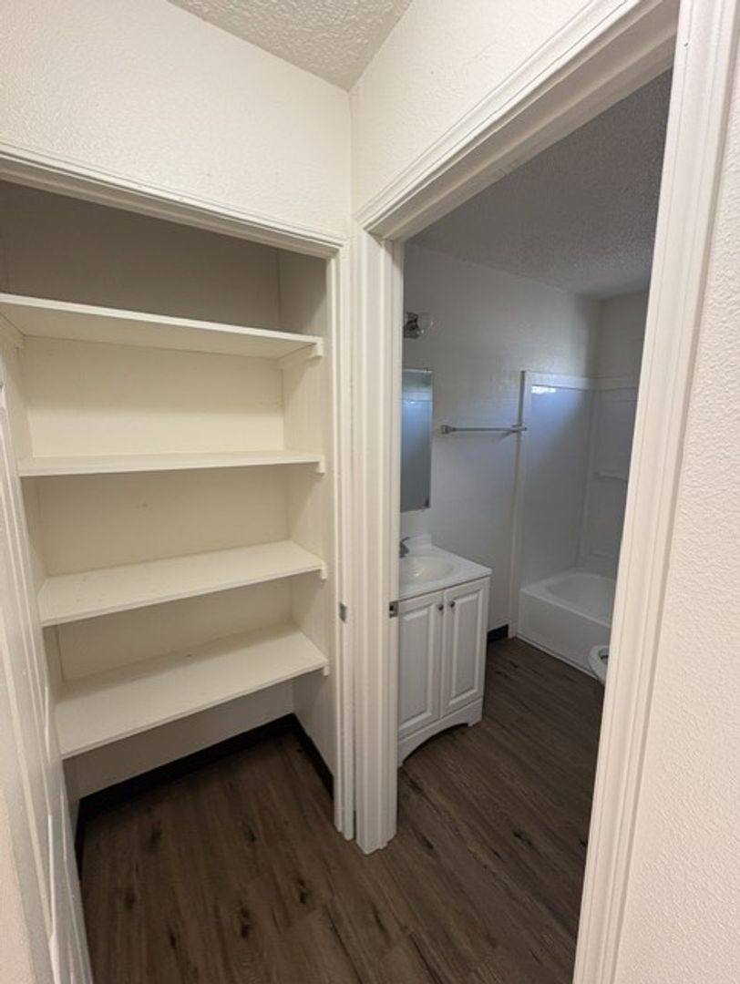 Apartment for rent at 2540 Broadway St NE, Salem, OR 97301