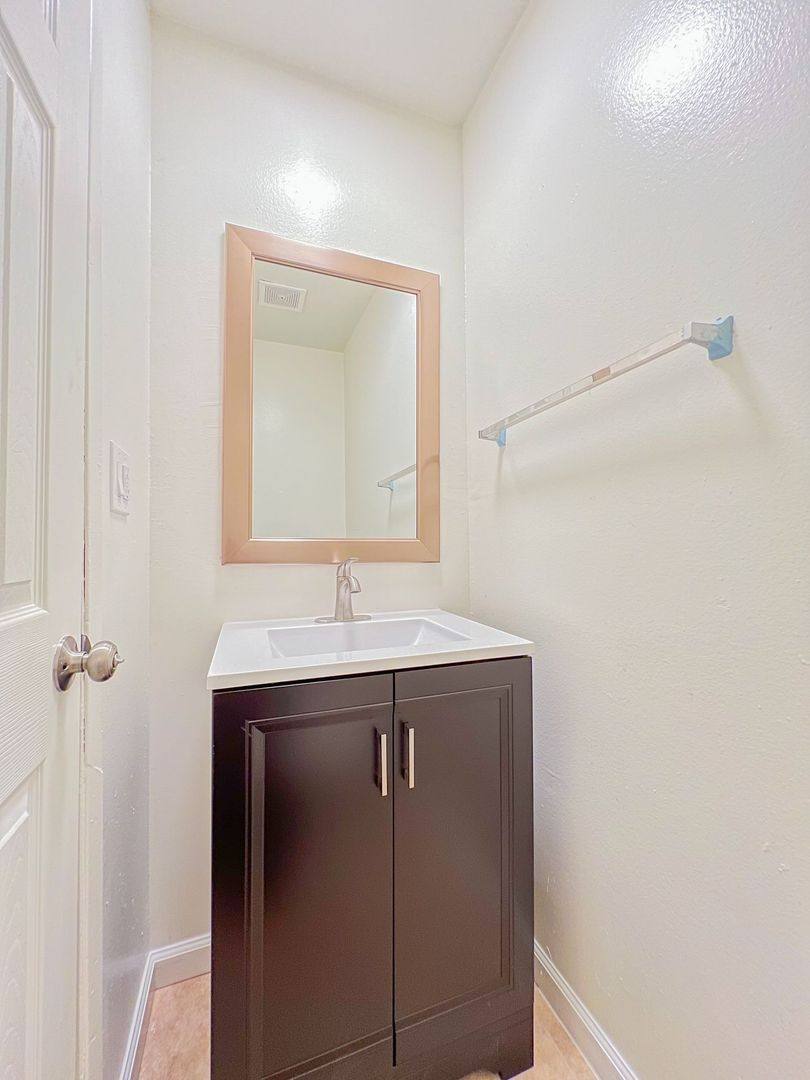 Apartment for rent at 6518 Corona Ave, Bell Gardens, CA 90201