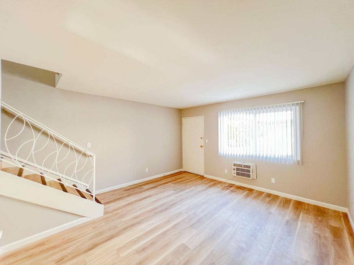 Apartment for rent at 6518 Corona Ave, Bell Gardens, CA 90201