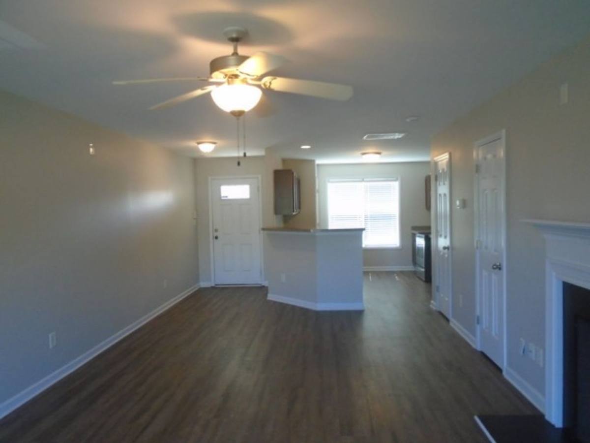 Townhouse for rent at 172 Collinwood Dr, Raeford, NC 28376