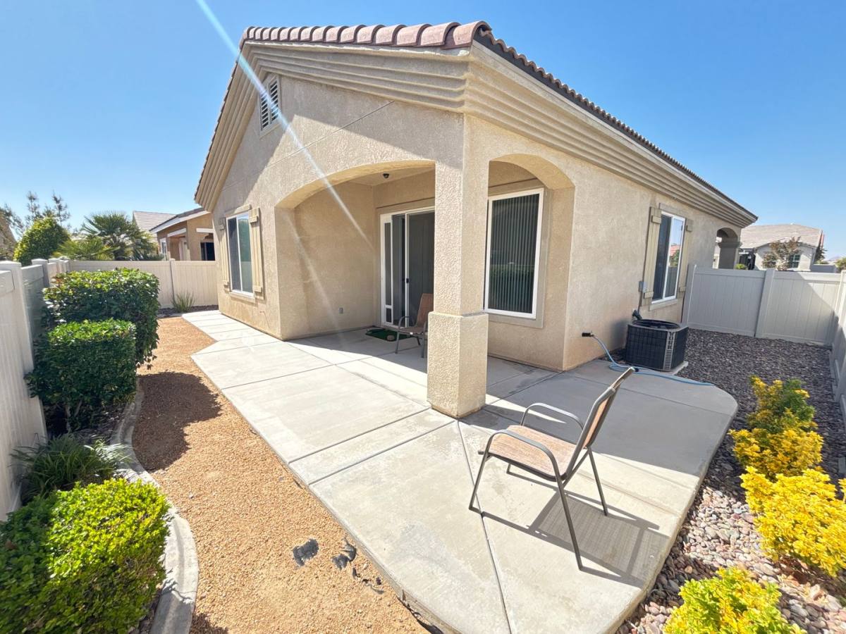 House for rent at 19477 Sunrise Rd, Apple Valley, CA 92308