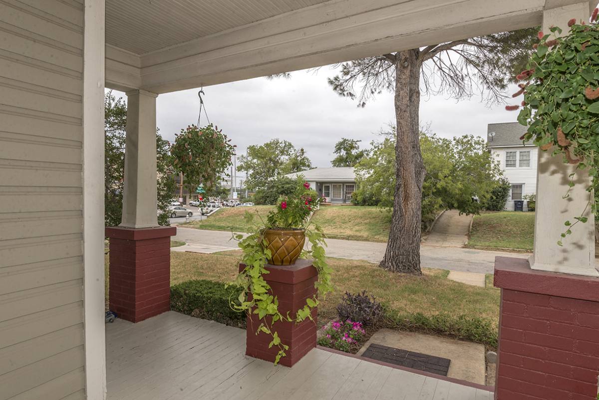Apartment for rent at 2241 W Rosedale St S, Fort Worth, TX 76110