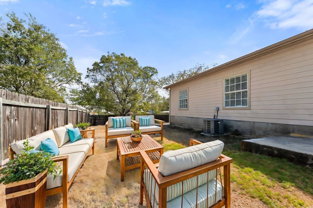 Apartment for rent at 2302 S Bagdad Rd, Leander, TX 78641