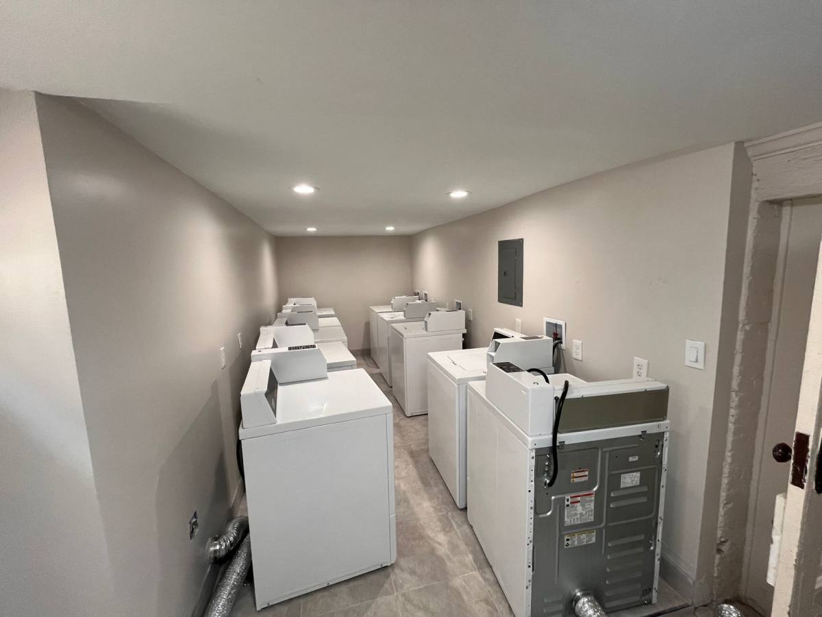 Apartment for rent at 176 N Broadway, Lexington, KY 40507