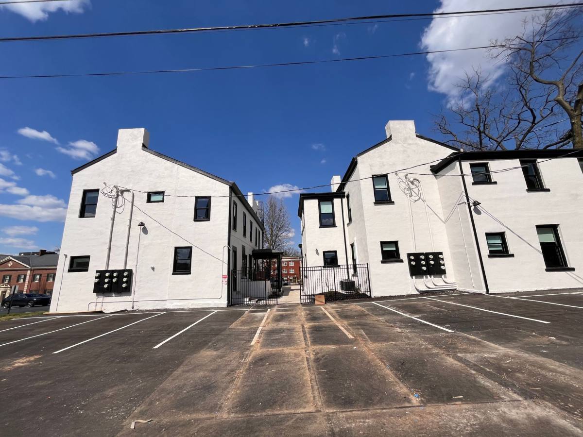 Apartment for rent at 176 N Broadway, Lexington, KY 40507