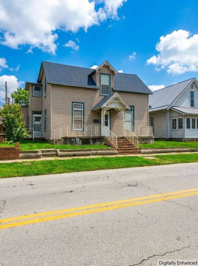 Apartment for rent at 113 E Wabash Ave, Crawfordsville, IN 47933