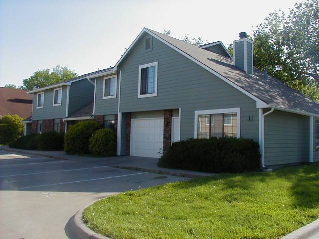 Townhouse for rent at 2406 Alabama St #1D, Lawrence, KS 66046