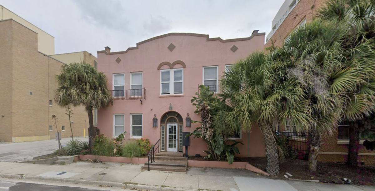 Apartment for rent at 1727 Ringling Blvd, Sarasota, FL 34236