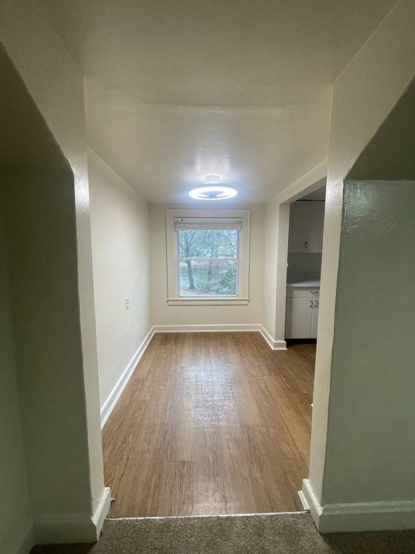 Apartment for rent at 124 W Tyler Crescent, Portsmouth, VA 23707
