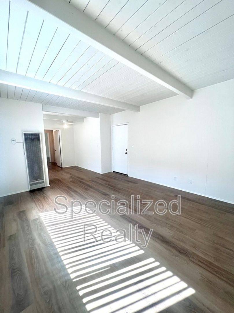 Apartment for rent at 508 Hill Dr, Glendale, CA 91206