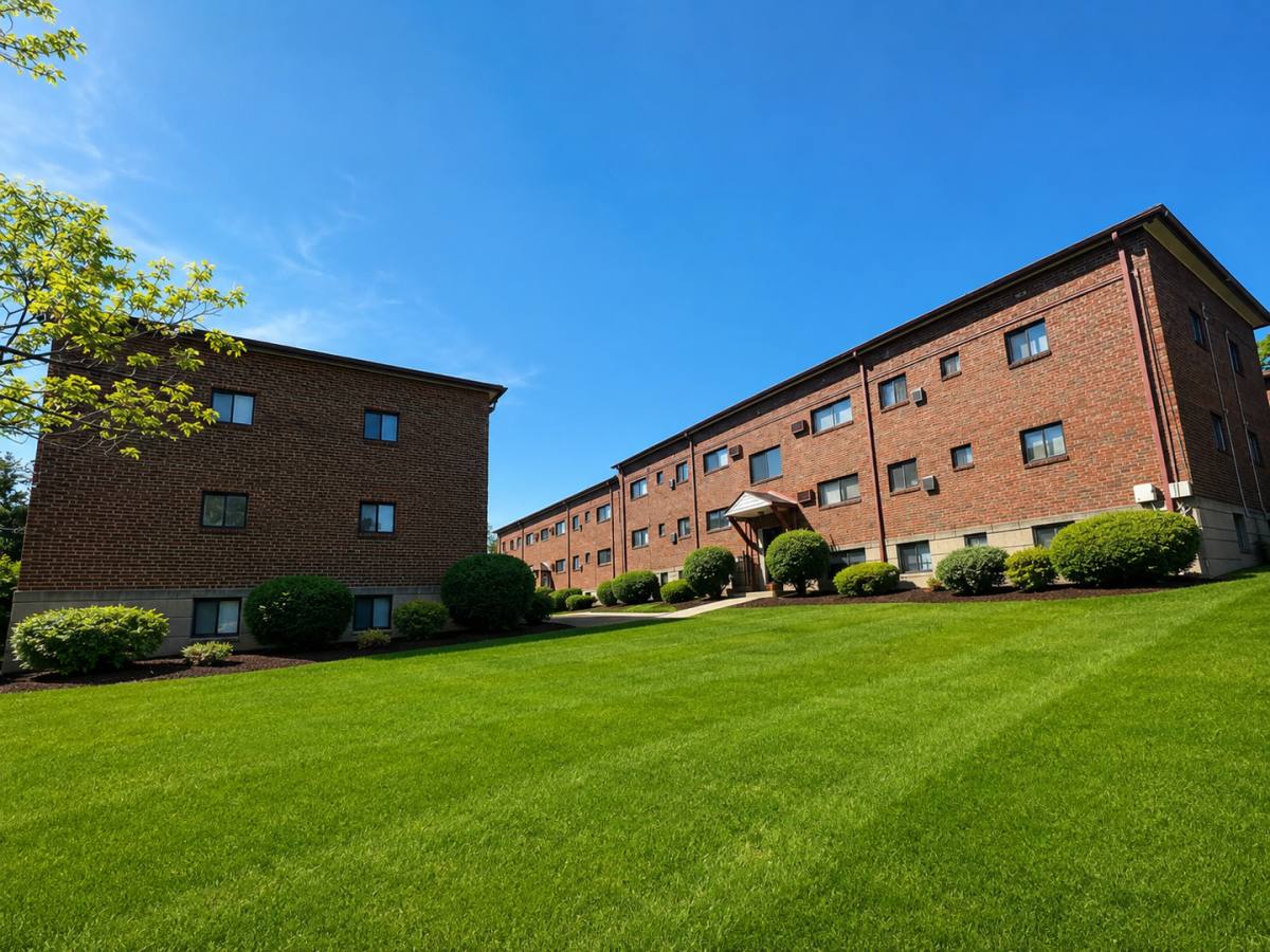 Apartment for rent at 6700 Marshall Rd, Upper Darby, PA 19082