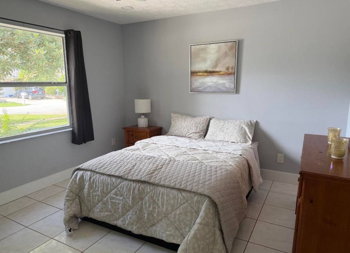 House for rent at 1392 Riverside Circle, Wellington, FL 33414