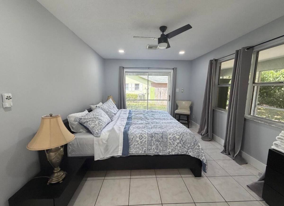 House for rent at 1392 Riverside Circle, Wellington, FL 33414