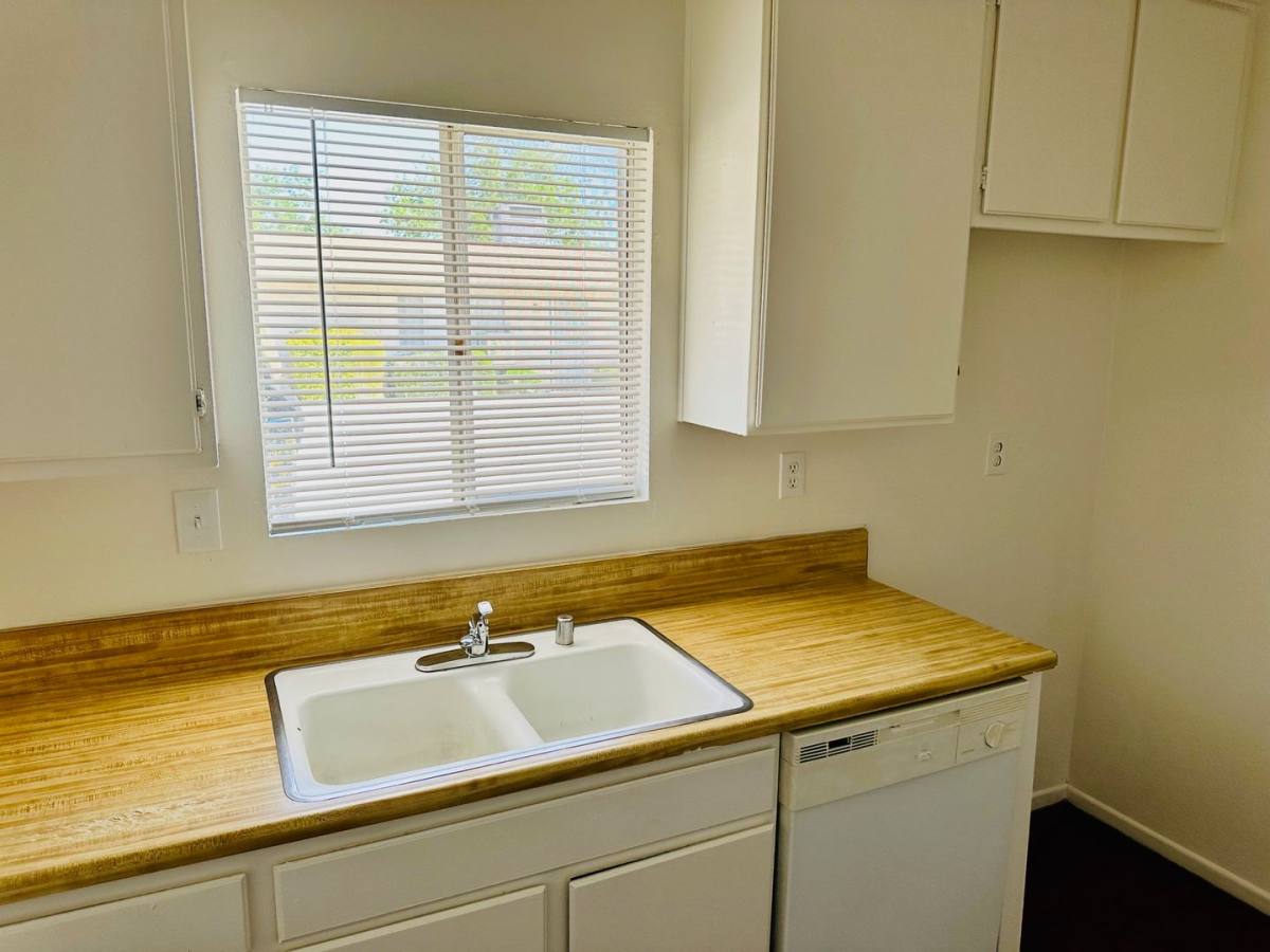 Apartment for rent at 15340 Ute Rd, Apple Valley, CA 92307