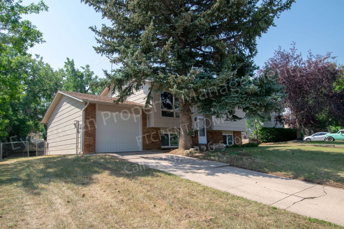 House for rent at 2401 W Stuart St, Fort Collins, CO 80526