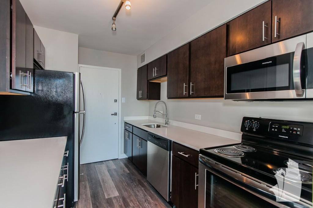 Apartment for rent at 5600 N Sheridan Rd #4G, Chicago, IL 60660