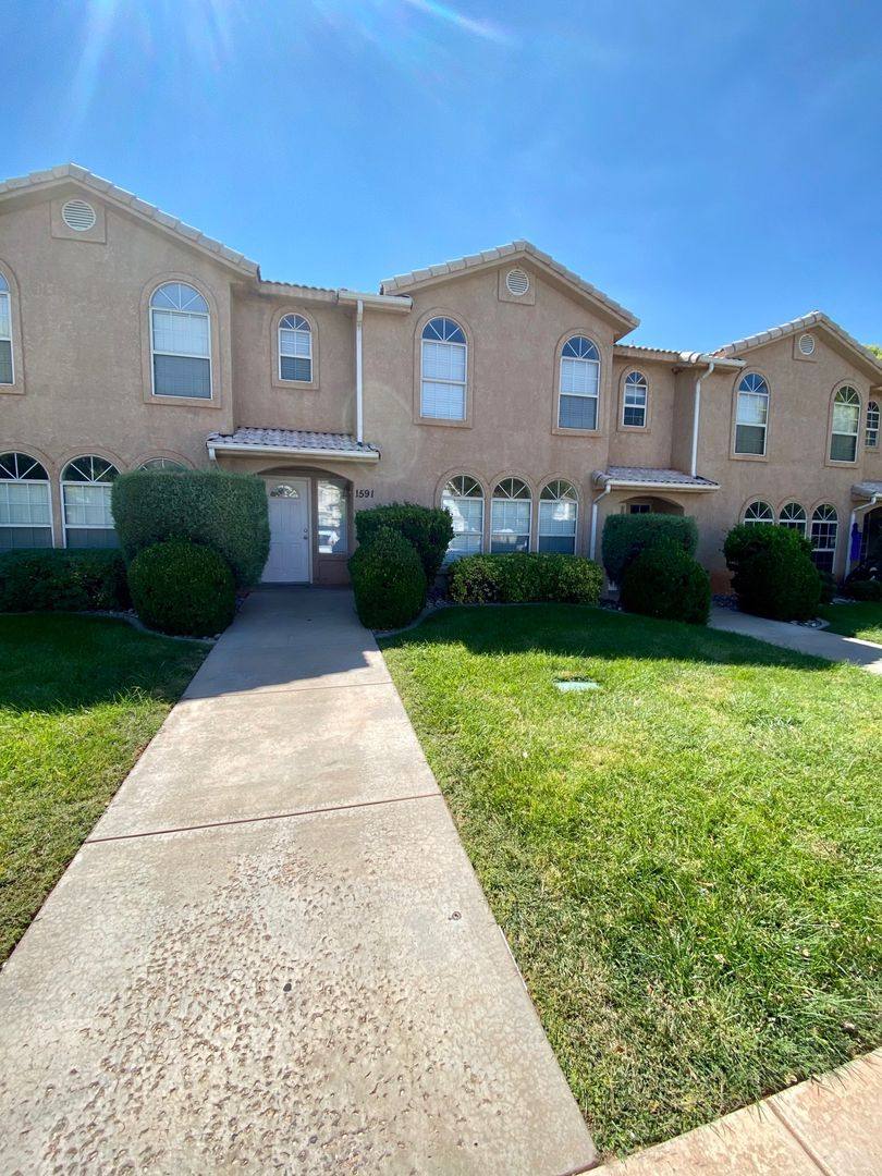 Townhouse for rent at 1591 W 1170 N, Saint George, UT 84770