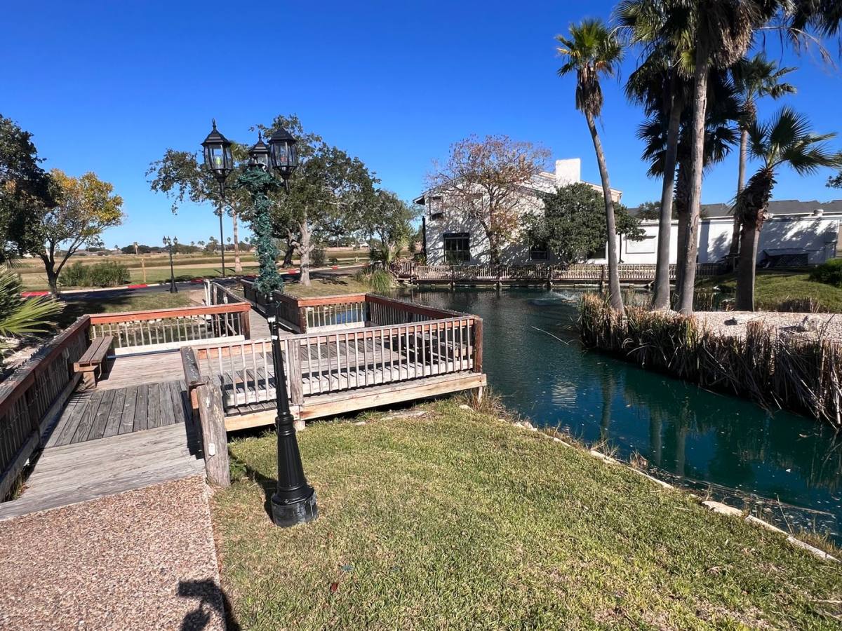 Townhouse for rent at 16 Rock Creek Dr, Corpus Christi, TX 78412