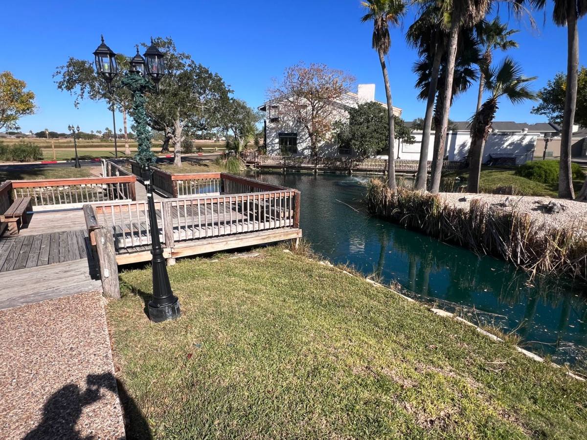 Townhouse for rent at 16 Rock Creek Dr, Corpus Christi, TX 78412
