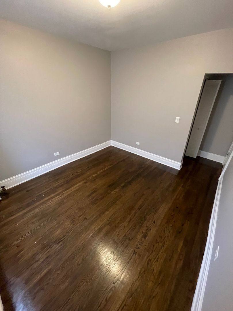 Apartment for rent at 11023 S Vernon Ave #1B, Chicago, IL 60628
