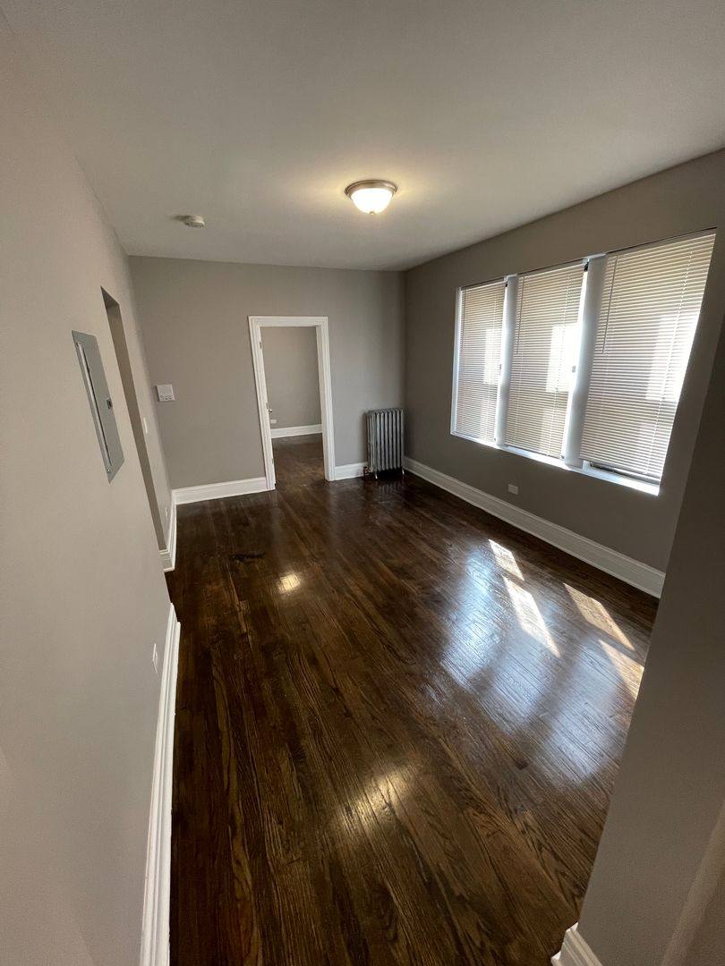 Apartment for rent at 11023 S Vernon Ave #1B, Chicago, IL 60628