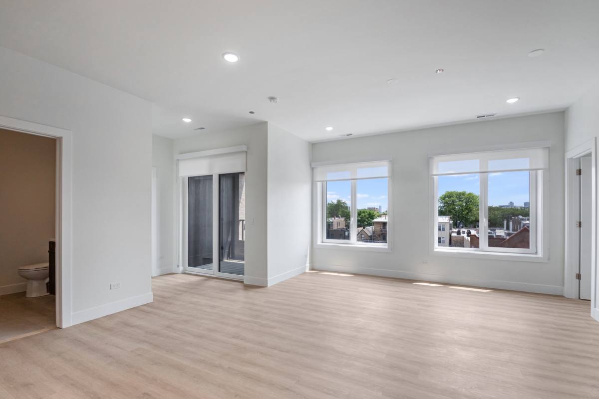 Apartment for rent at 1628 N Damen Ave #401, Chicago, IL 60647