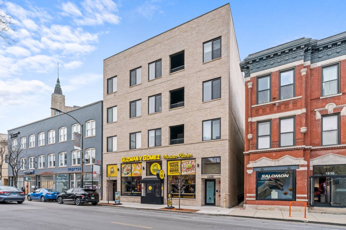 Apartment for rent at 1628 N Damen Ave #401, Chicago, IL 60647