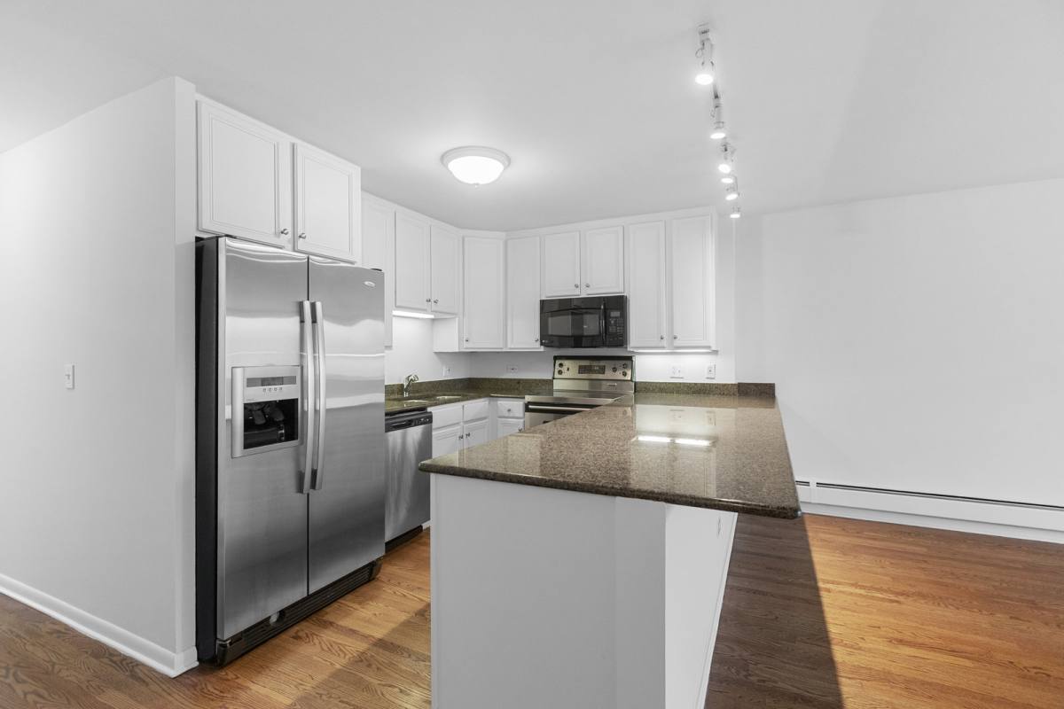 Apartment for rent at 1344 N Dearborn St #11F, Chicago, IL 60610